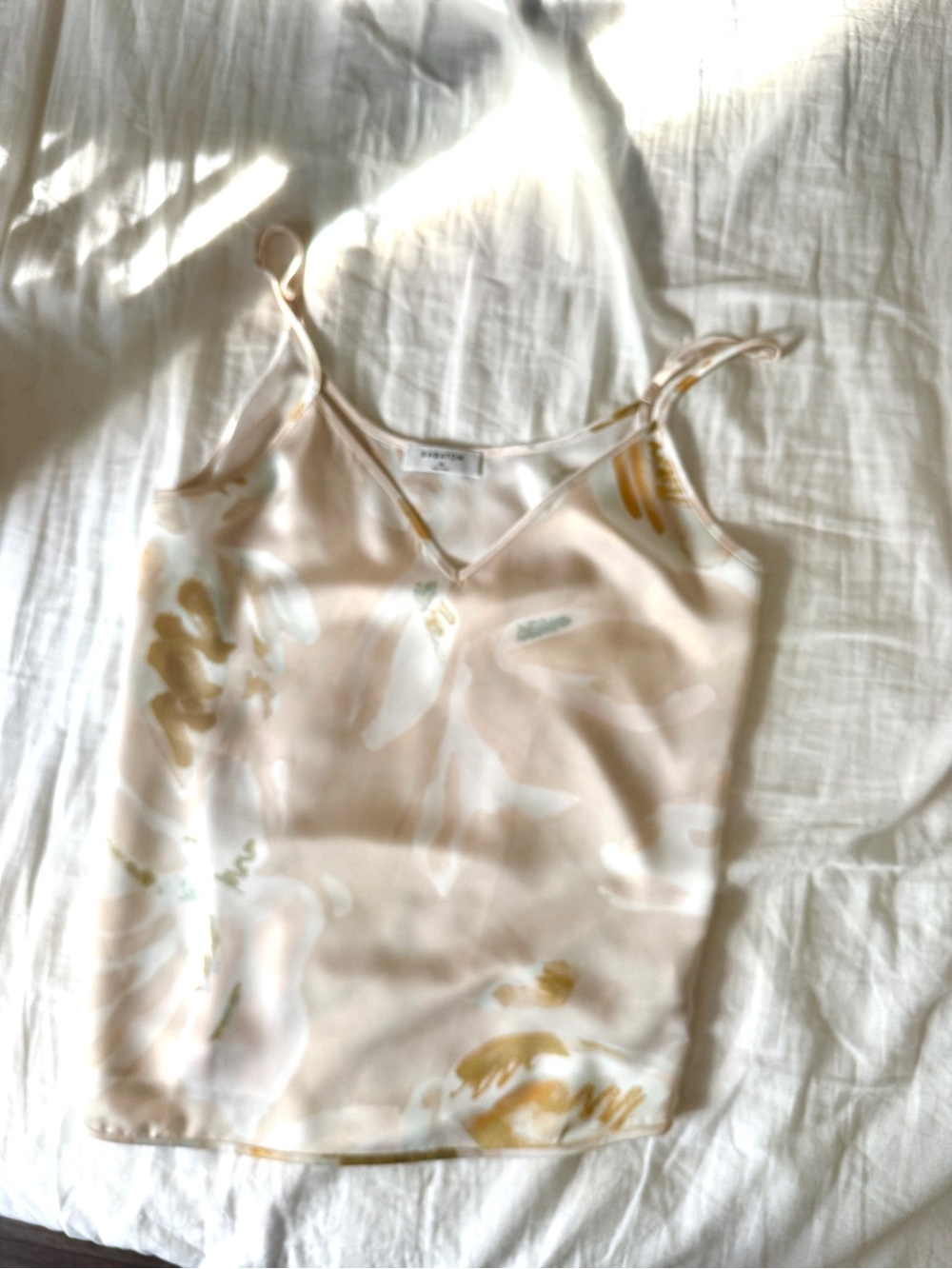 Aritzia Babaton cream & gold abstract floral